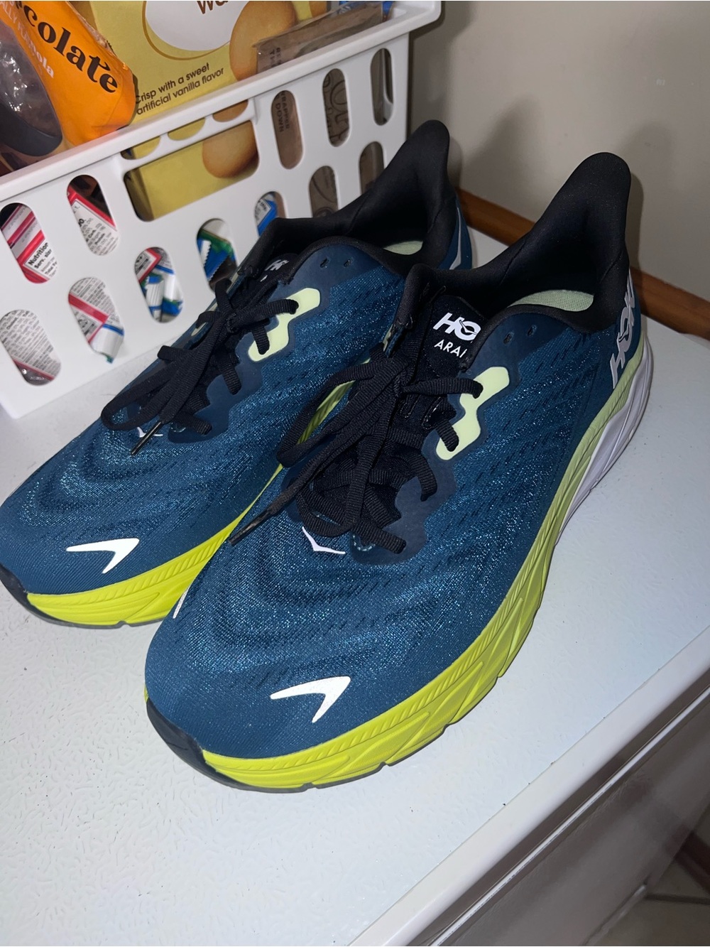 Hoka One One Arahi 6 Running Shoes. Blue Graphite/Blue Coral Men's Size 11.5